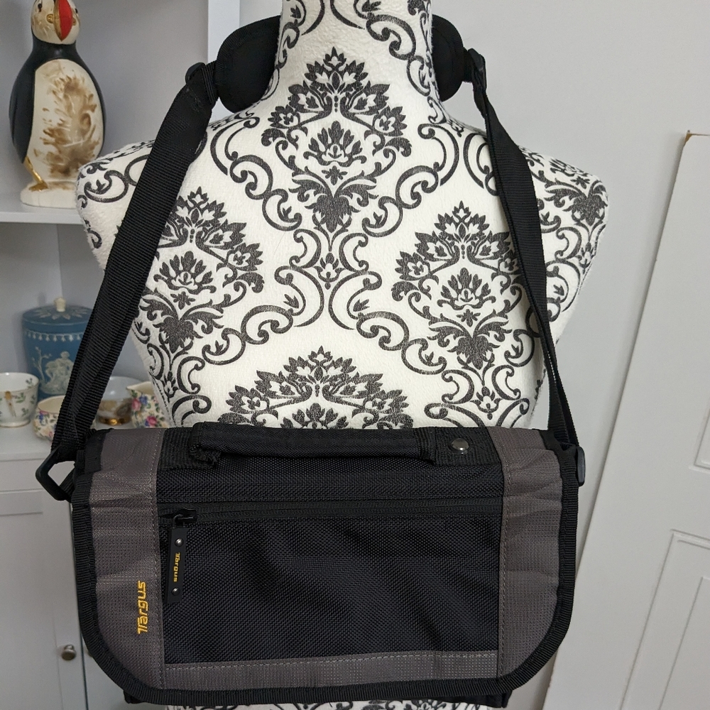 Tragus bag